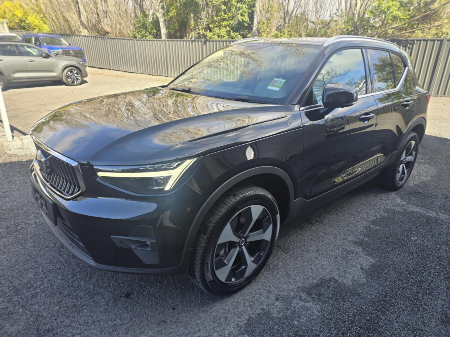 2026 MY27 Volvo XC40 XZ Ultra B4 Bright SUV Image 4