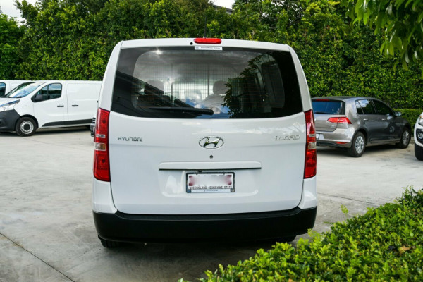 2016 MY17 Hyundai iLOAD TQ3-V Series II MY17 Van Image 3