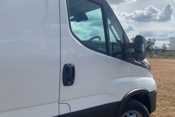 2025 Iveco Daily Van Van Image 9