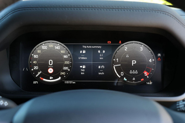 2026 Land Rover Defender L663 110 D350 X-Dynamic SE SUV image 13