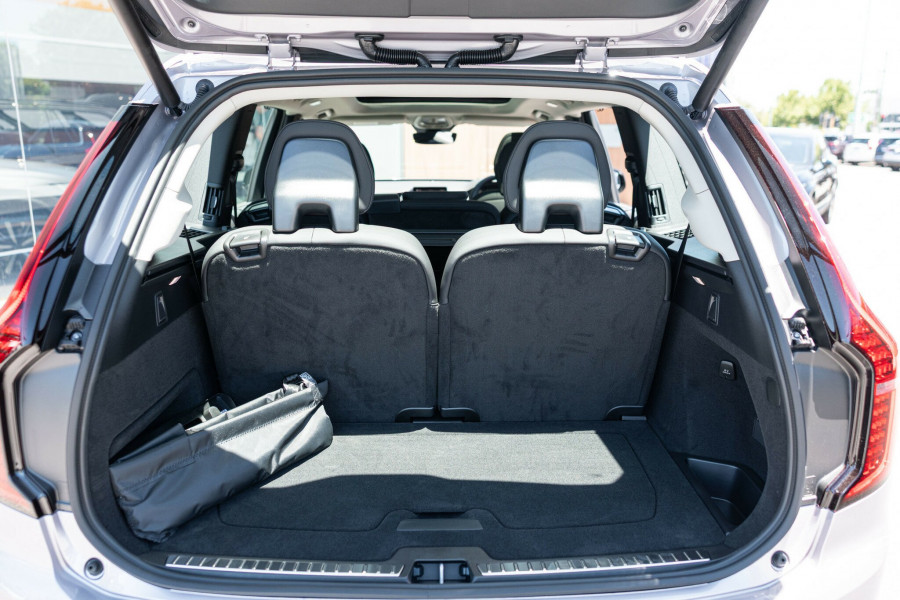 2025 MY26 Volvo XC90 L Series Plus T8 Plug-in Hybrid Dark SUV Image 20
