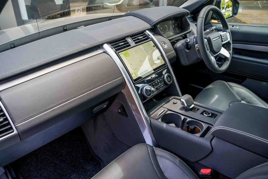 2025 Land Rover Discovery Series 5 D350 Dynamic SE SUV