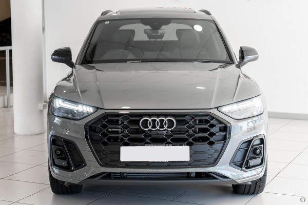 2025 Audi Q5 FY 55 TFSI e S Line SUV image 4