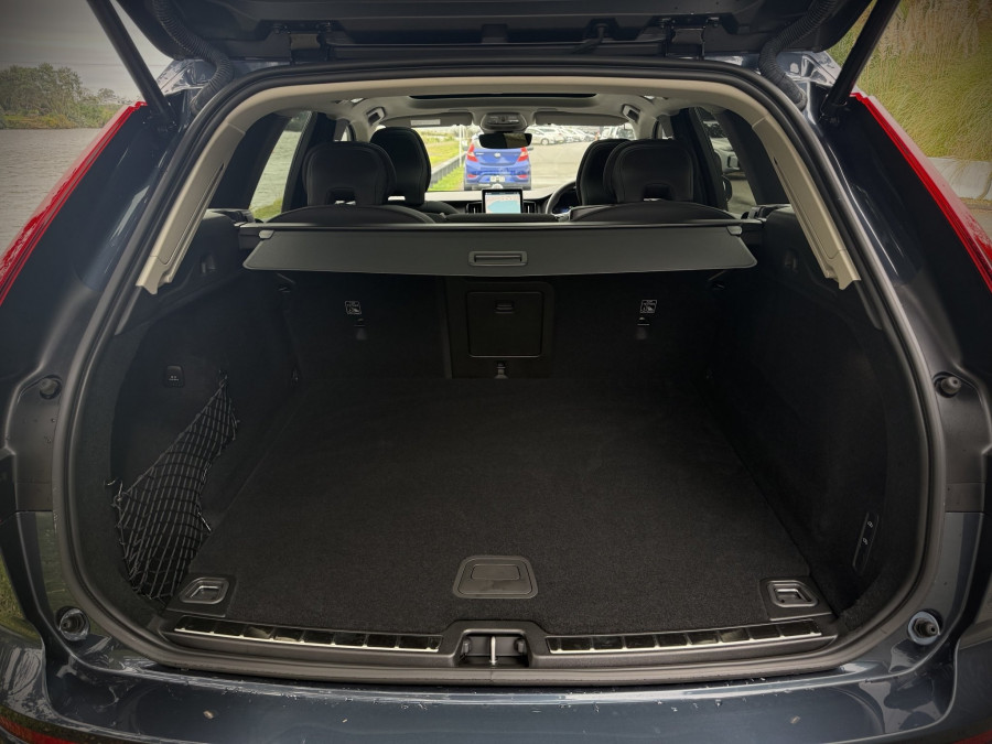 2025 Volvo XC60 UZ Ultra B5 Dark SUV Image 13