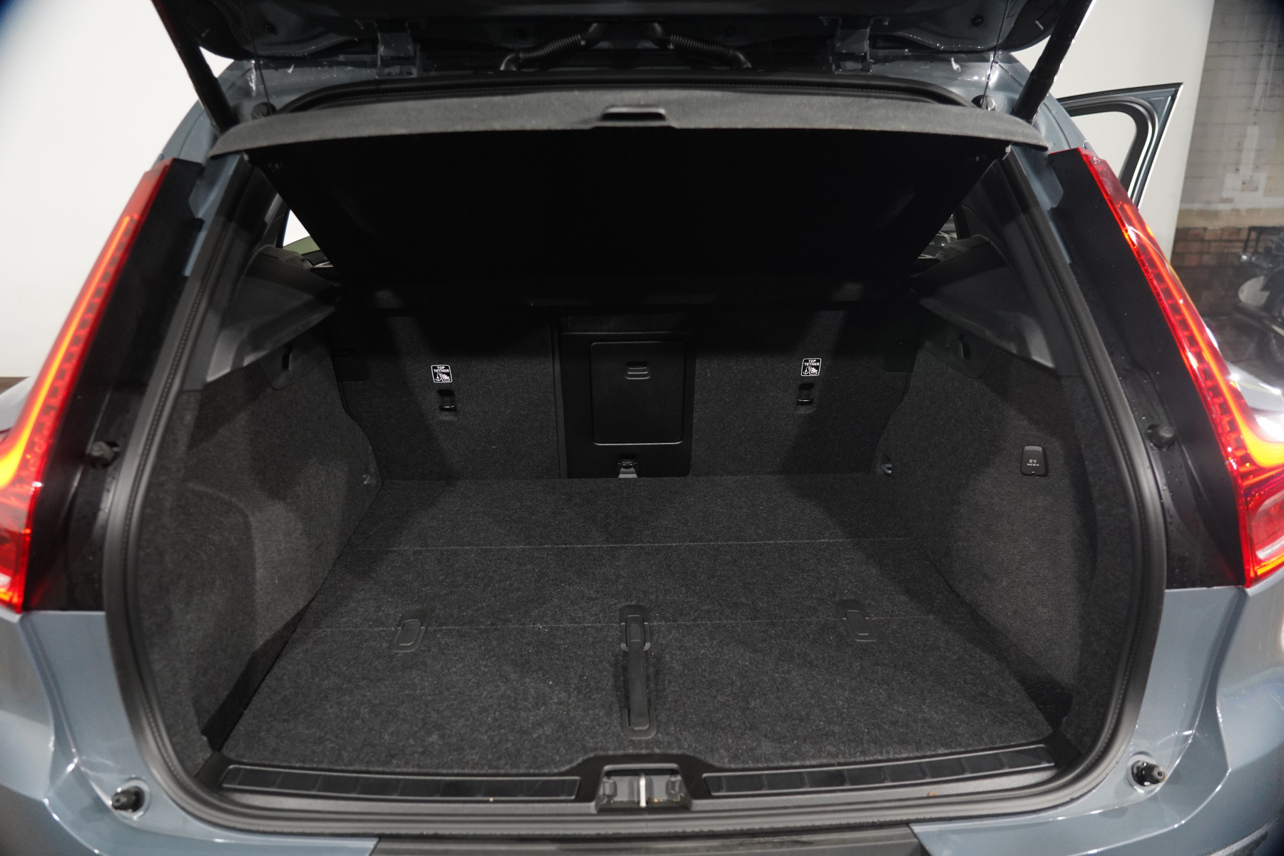 2022 Volvo Xc40 Ultimate B5 Dark Mhev SUV Image 34