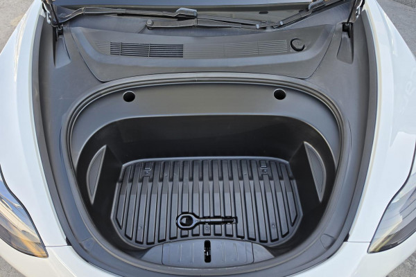 2021 Tesla Model 3  Performance Sedan Image 25
