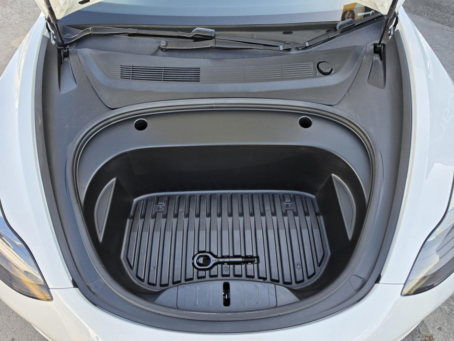 2021 Tesla Model 3  Performance Sedan Image 25