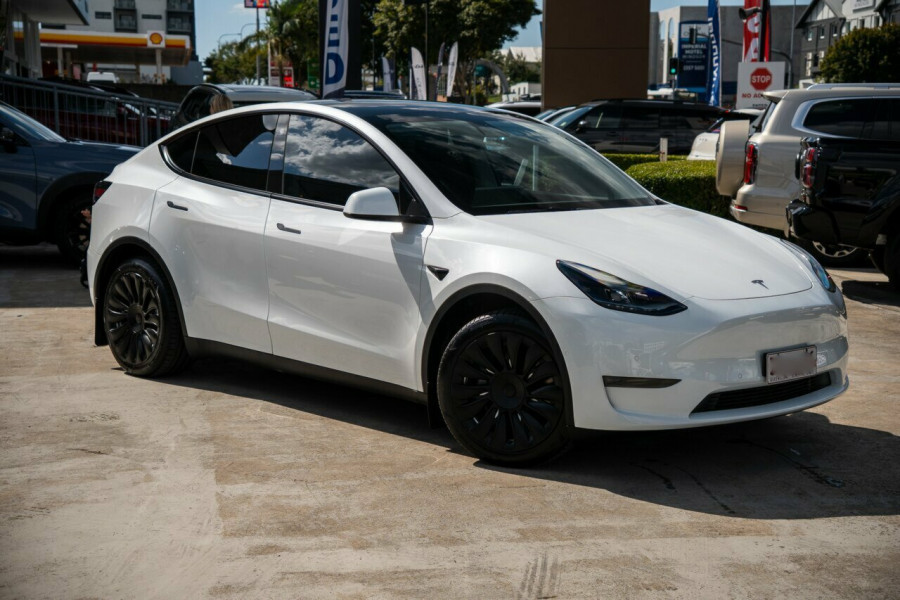 2023 Tesla Model Y  Long Range Wagon Image 1