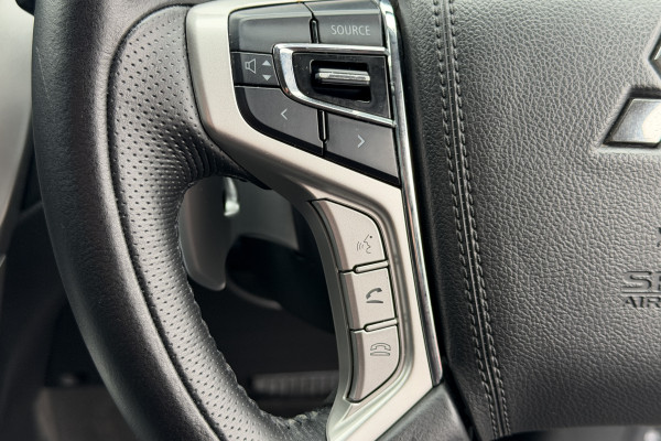2019 Mitsubishi Pajero Sport QE Black Edition SUV Image 18