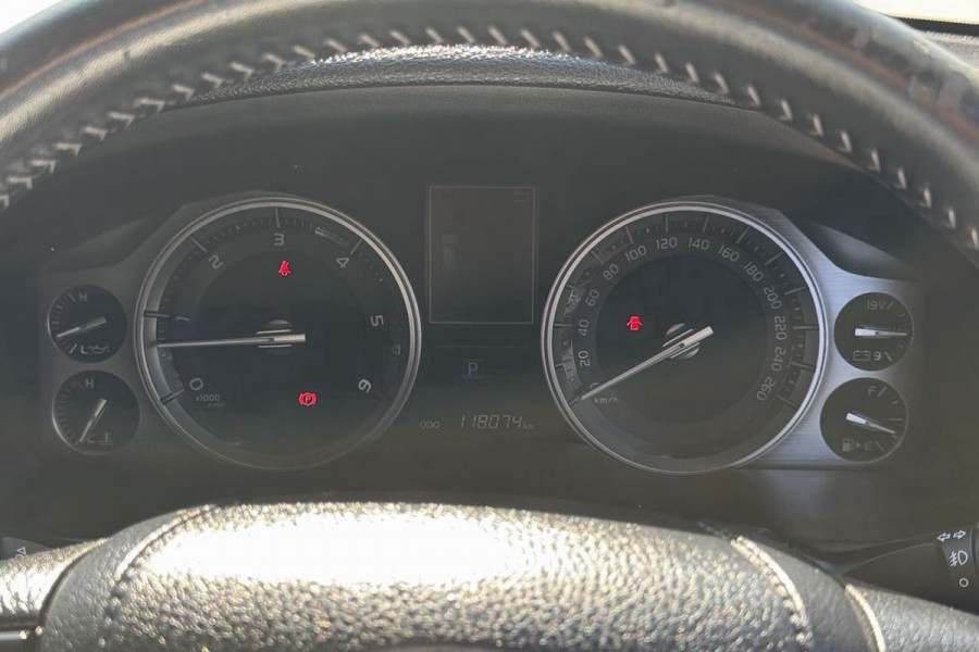 2019 Toyota LandCruiser VDJ200R VX SUV Image 16