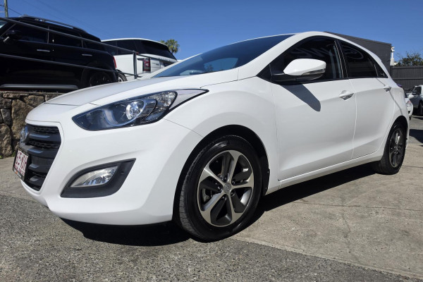 2015 MY16 Hyundai i30 GD3 Series II Active X Hatch Image 3