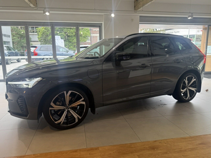 2022 Volvo XC60 UZ Recharge Plug-In Hybrid SUV Image 12