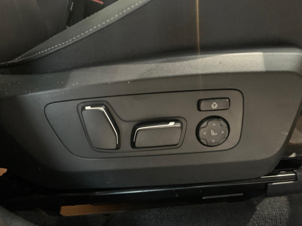 2025 BMW X3 G45 30e xDrive SUV image 14
