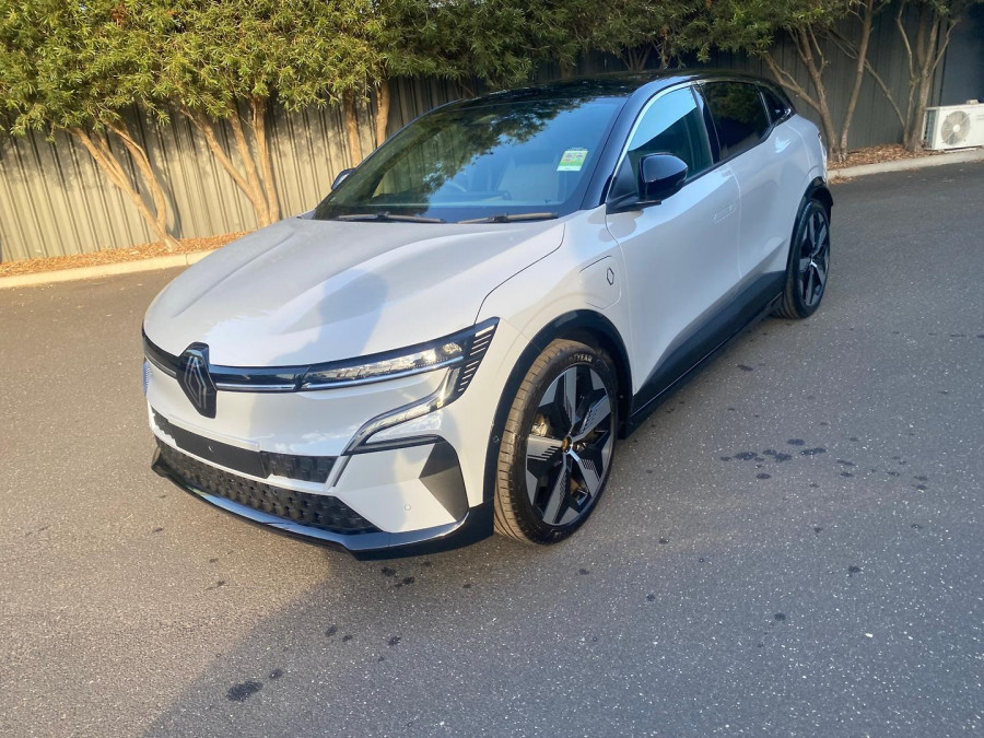 2024 Renault Megane E-Tech XCB Techno EV60 Hatch Image 3