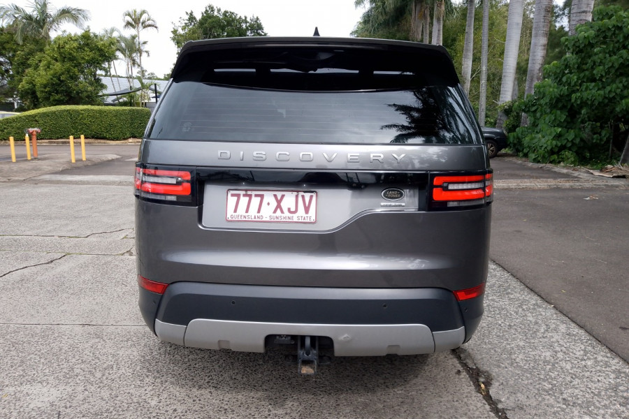 2017 Land Rover Discovery Series 5 HSE SUV Image 8