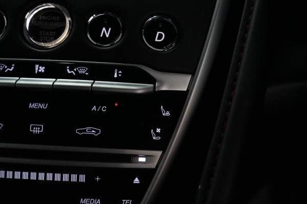 2018 Aston Martin DB11 Coupe Image 36