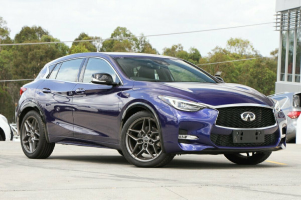 Infiniti Q30 Sport D-CT H15
