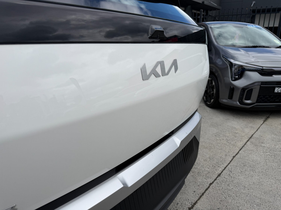 2026 MY27 Kia EV3 SV Air Long Range SUV Image 25