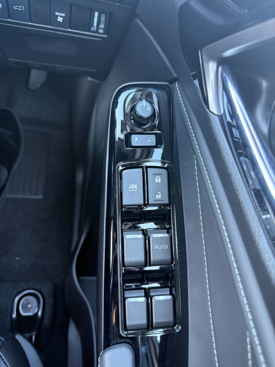 2025 MY25.5 Isuzu MU-X RJ LS-T SUV Image 19