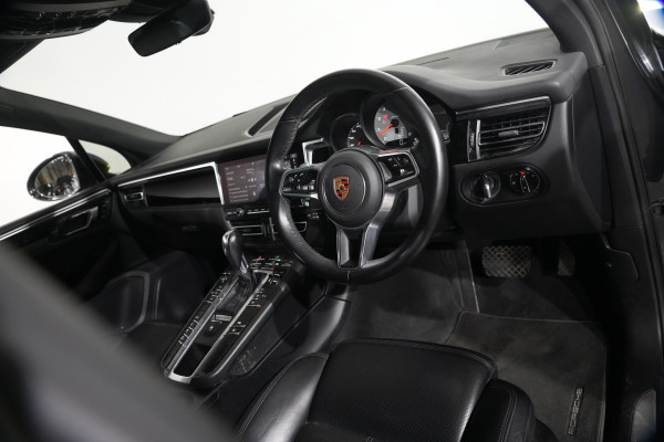 2020 Porsche Macan S SUV image 11
