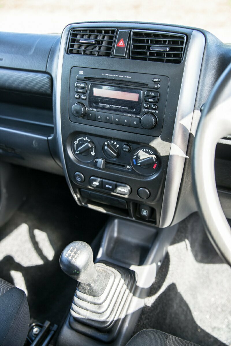 2013 Suzuki Jimny SN413 T6 Sierra SUV Image 21