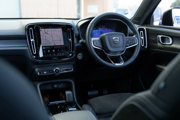 2024 MY25 Volvo XC40 XZ Ultra B4 Dark SUV Image 13