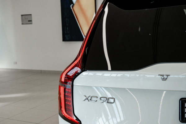 2025 MY26 Volvo XC90 L Series Ultra B5 Dark SUV Image 7