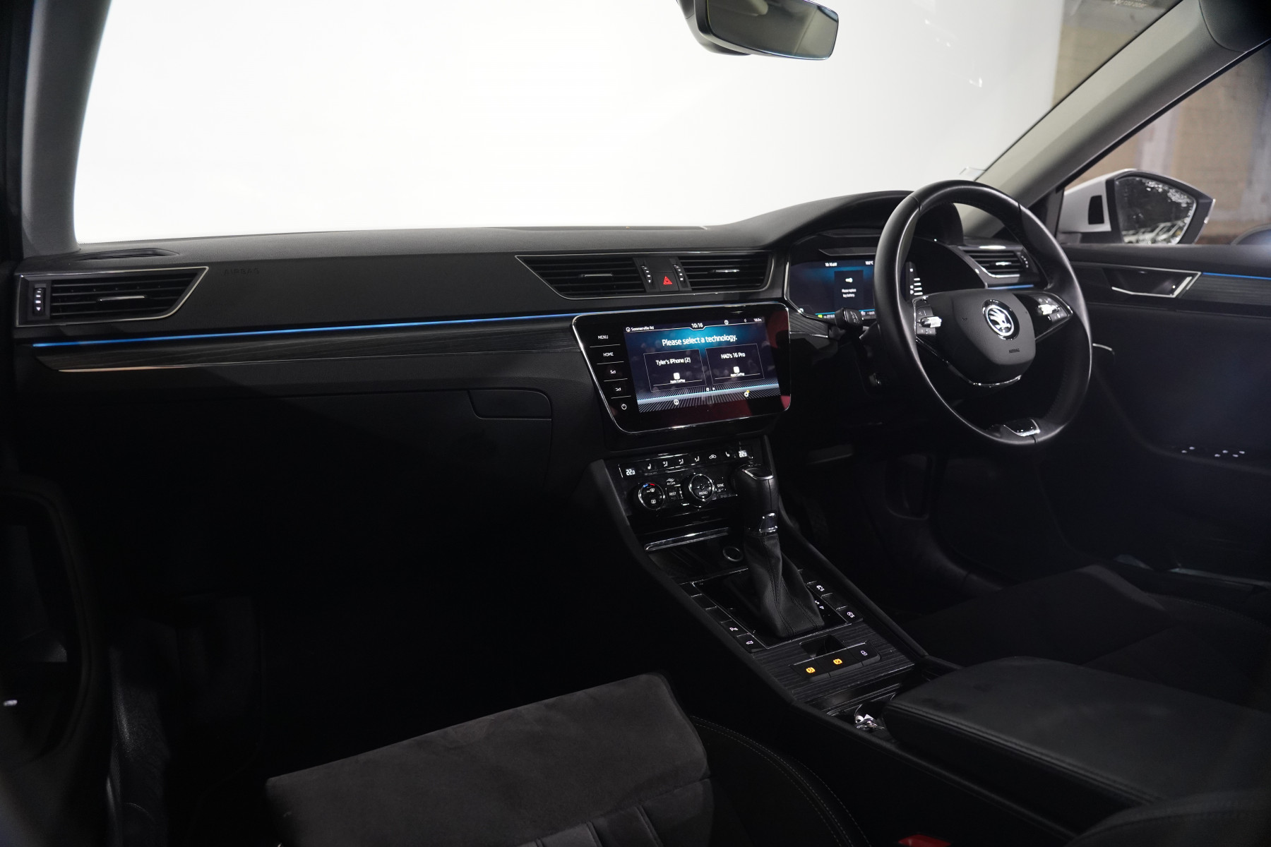 2022 Skoda Superb Style SUV Image 12