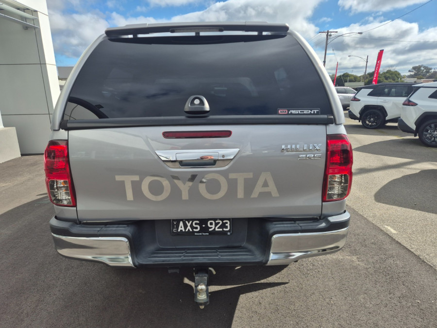 2018 Toyota HiLux  SR5 Double Cab Pick Up Image 10
