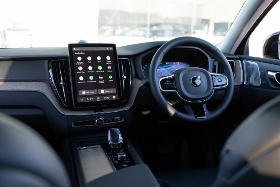 2026 Volvo XC60 UZ Ultra T8 Plug-in Hybrid Dark SUV Image 13