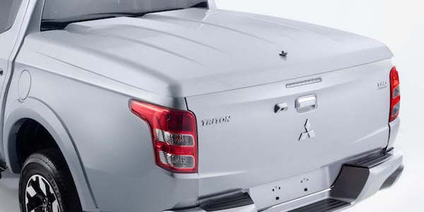 <img src="Hard Tonneau Cover - 1 Piece