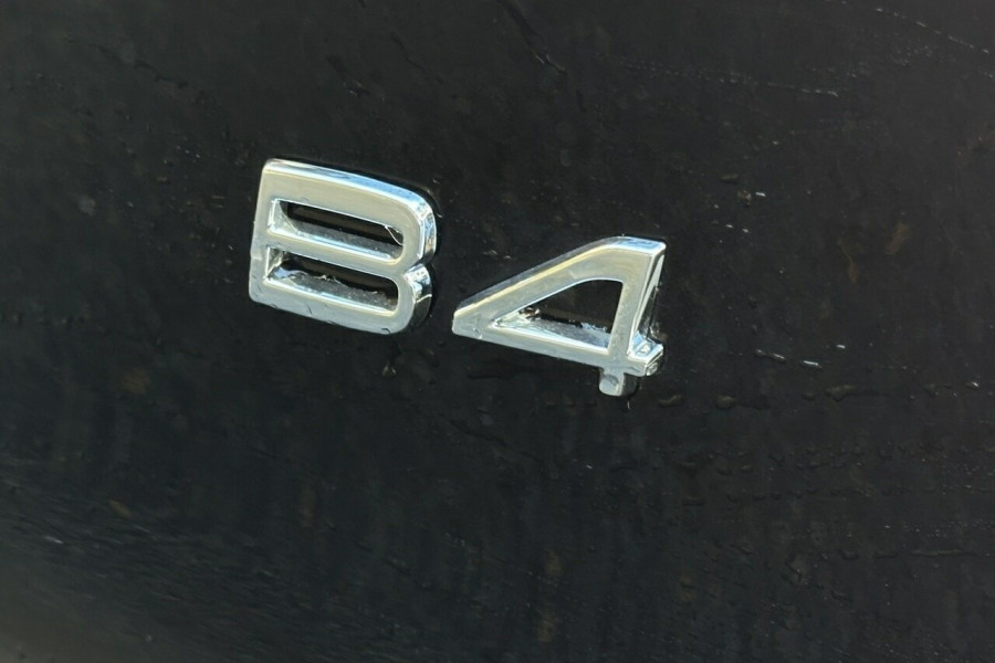 2025 Volvo XC40 XZ Plus B4 SUV Image 8