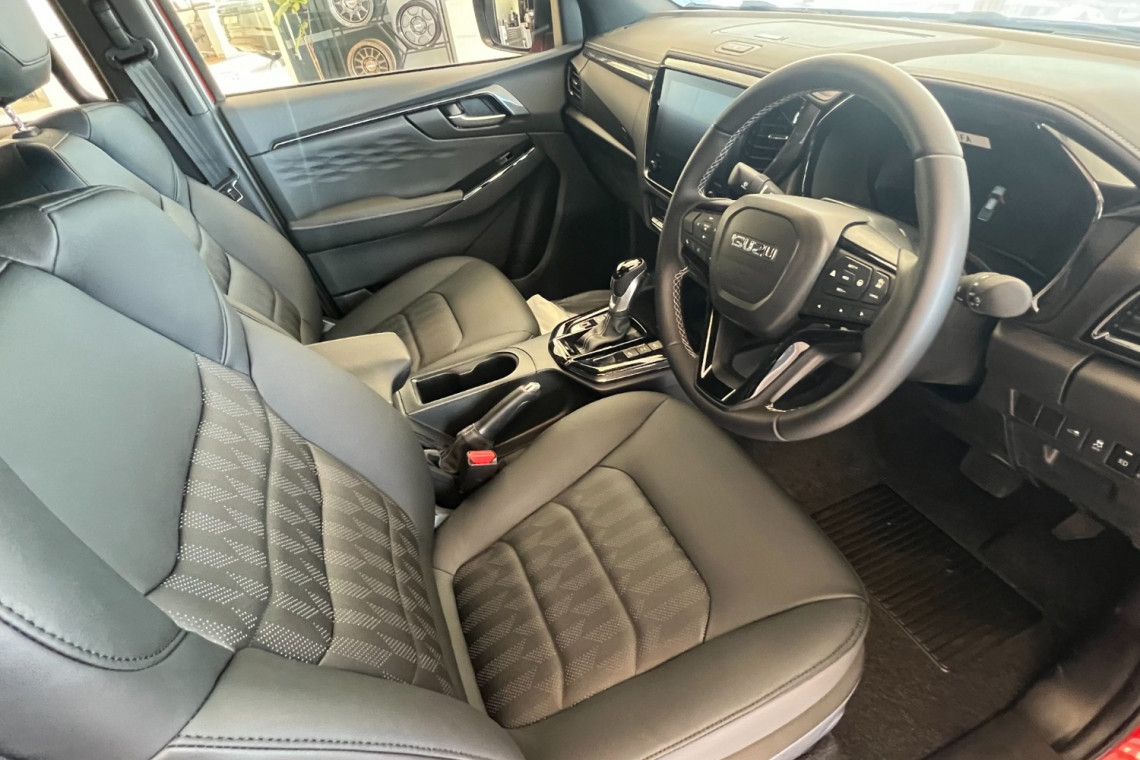 2024 Isuzu D-MAX RG BLADE Ute Image 8
