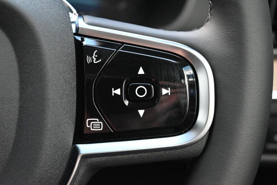 2026 Volvo XC60 UZ Ultra B5 Dark SUV Image 17