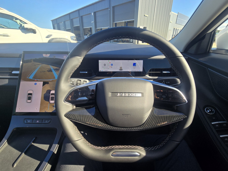 2026 Jaecoo J5  Track SUV Image 13