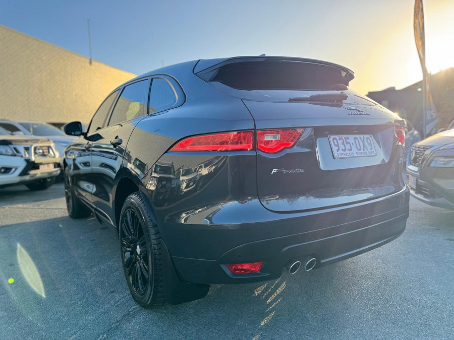 2016 MY17 Jaguar F-PACE X761 20d R-Sport SUV Image 10