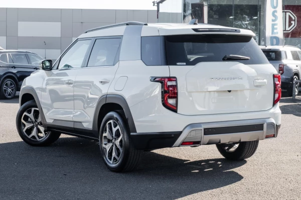 2025 KGM Torres J116 Adventure SUV Image 2