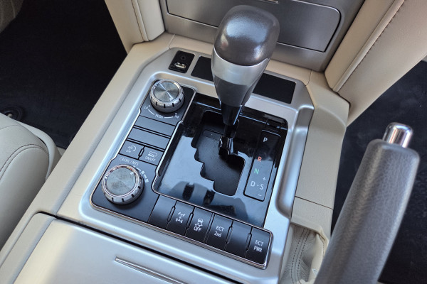2019 Toyota LandCruiser VDJ200R VX SUV Image 22