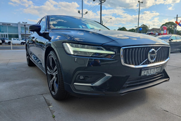 2021 Volvo S60 Z Series T5 Inscription Sedan Image 3