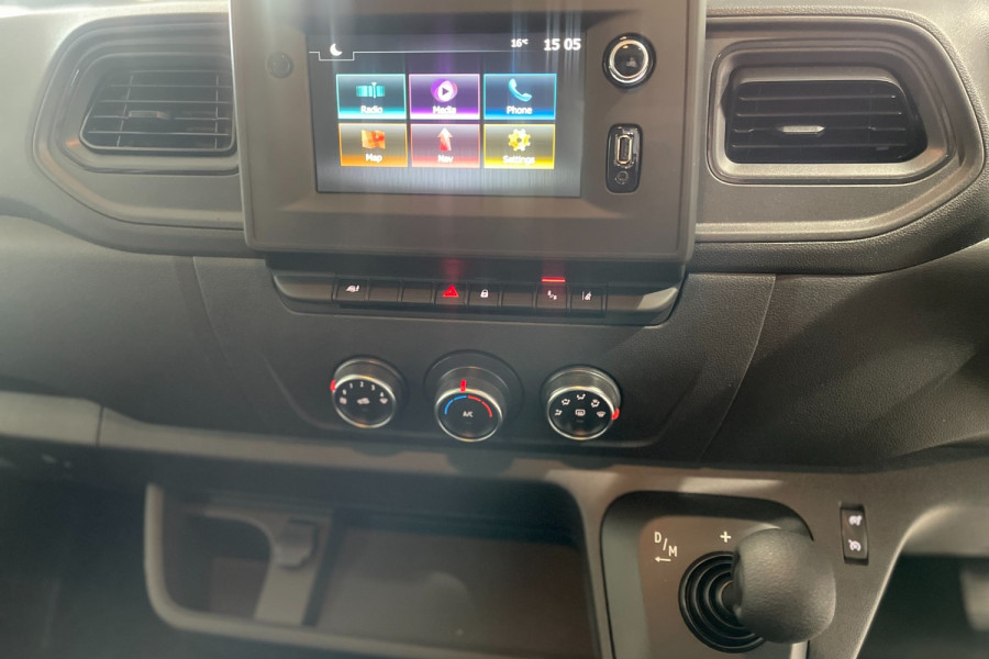 2024 Renault Master X62 Phase 2 Pro 110kW Van Image 10
