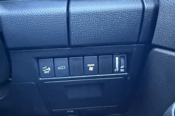 2025 MY25.5 Isuzu MU-X RJ LS-T SUV Image 18