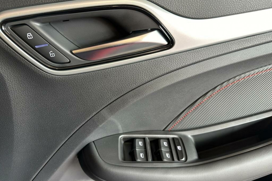 2024 MG ZST S13 Core SUV Image 11