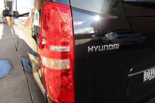 2018 MY19 Hyundai iMax TQ4 Elite Wagon Image 5