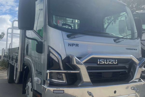 2026 Isuzu  NPR 45/65-175 DT D34 TRADE TRADEPACK Tray Image 1