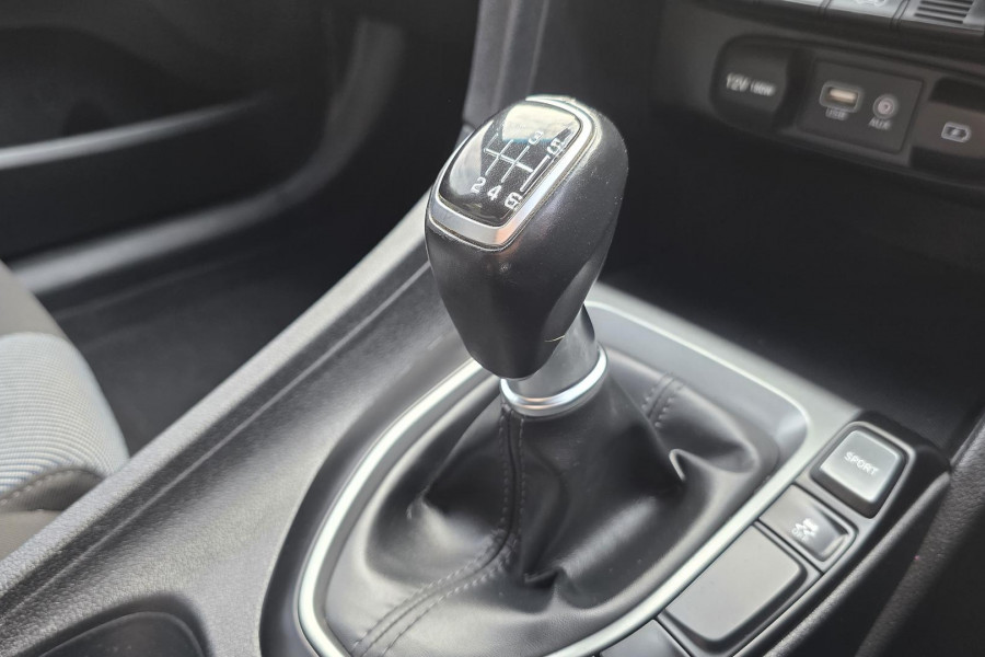 2019 MY20 Hyundai Veloster JS  Coupe Image 21
