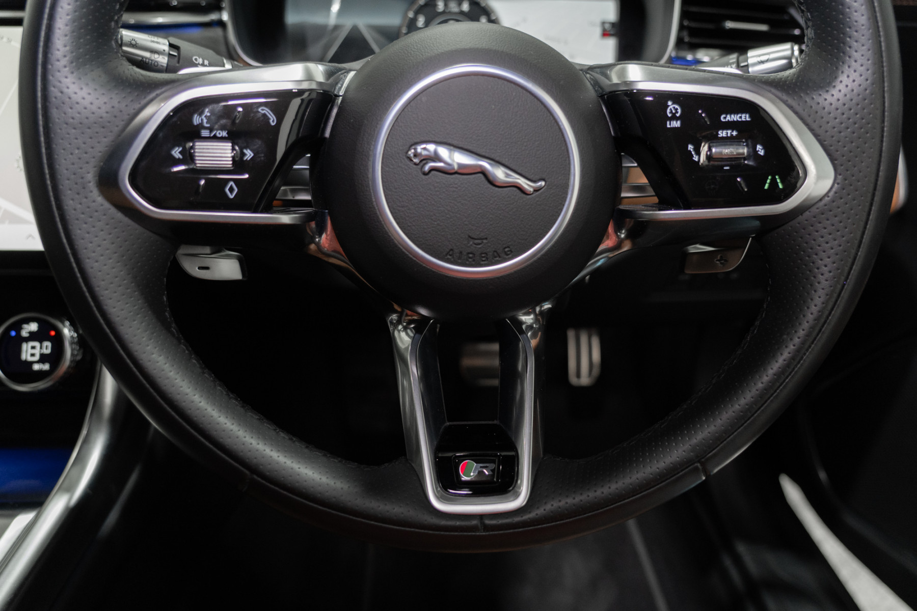 2022 Jaguar Xf P300 R-Dynamic Hse (221kw) Sedan Image 14