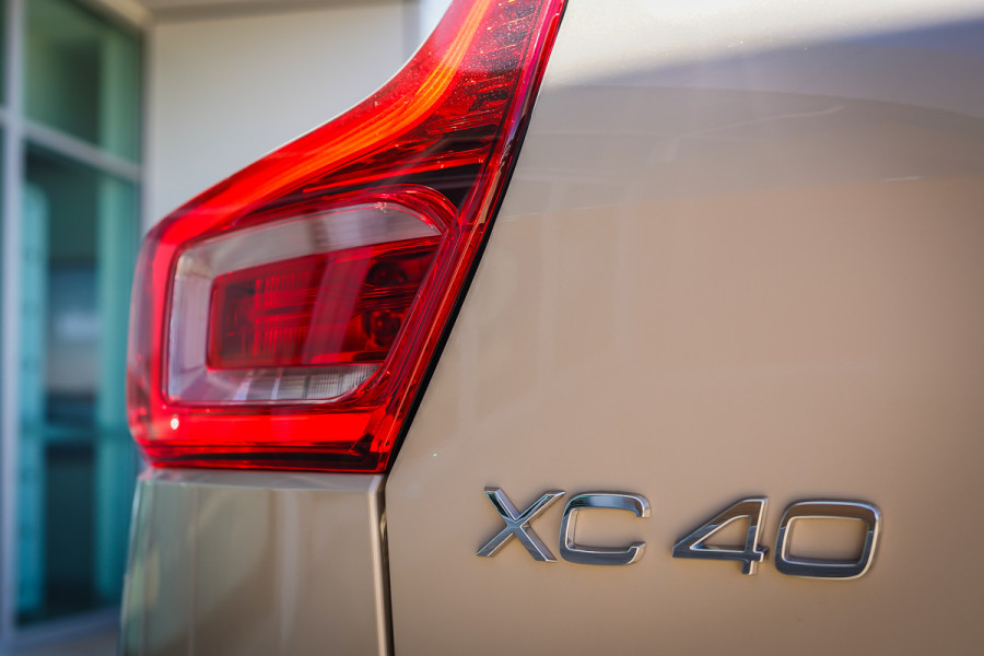 2024 MY25 Volvo XC40 XZ Ultra B4 Dark SUV Image 8