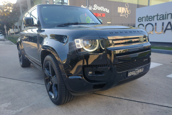 Land Rover Defender 110 D300 X L663