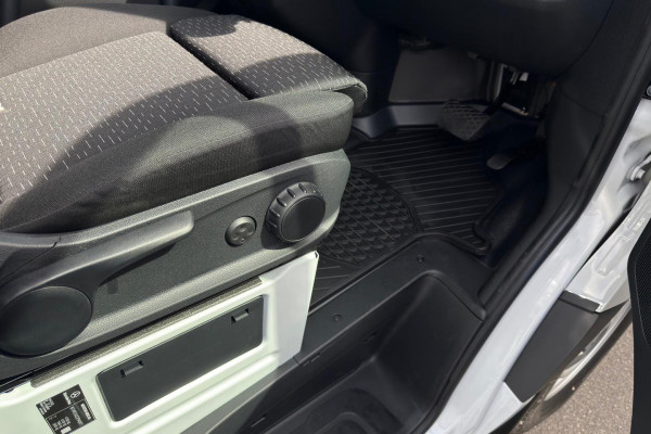 2026 Mercedes-Benz Sprinter VS30 417CDI LWB Van Image 32