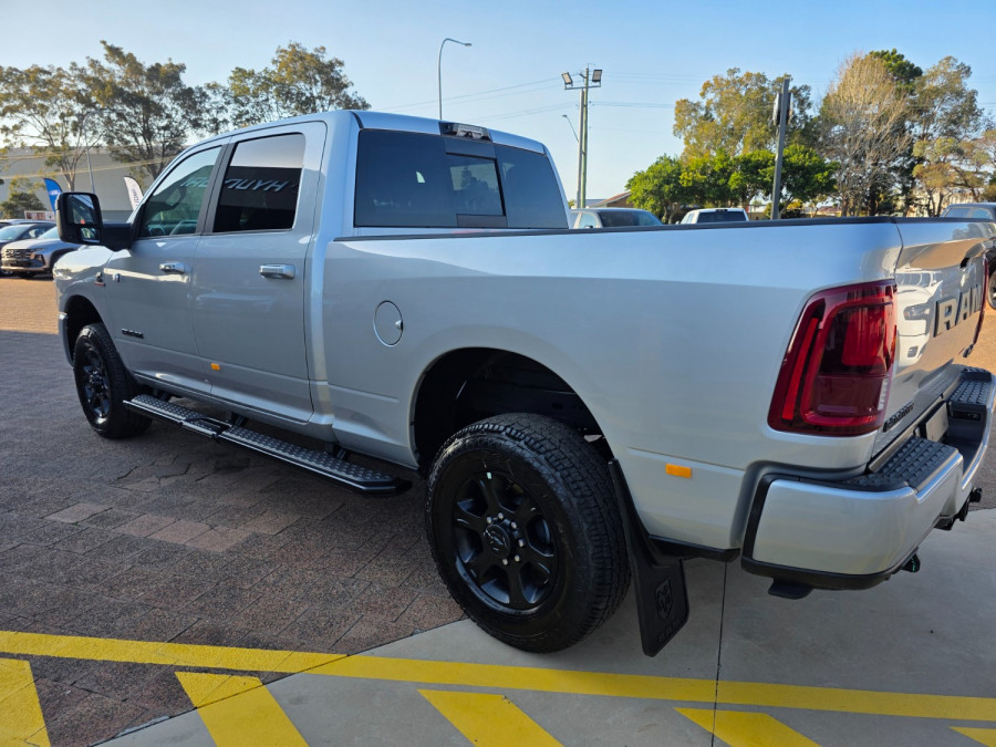 2026 Ram 2500 DJ Laramie Dual Cab Image 5